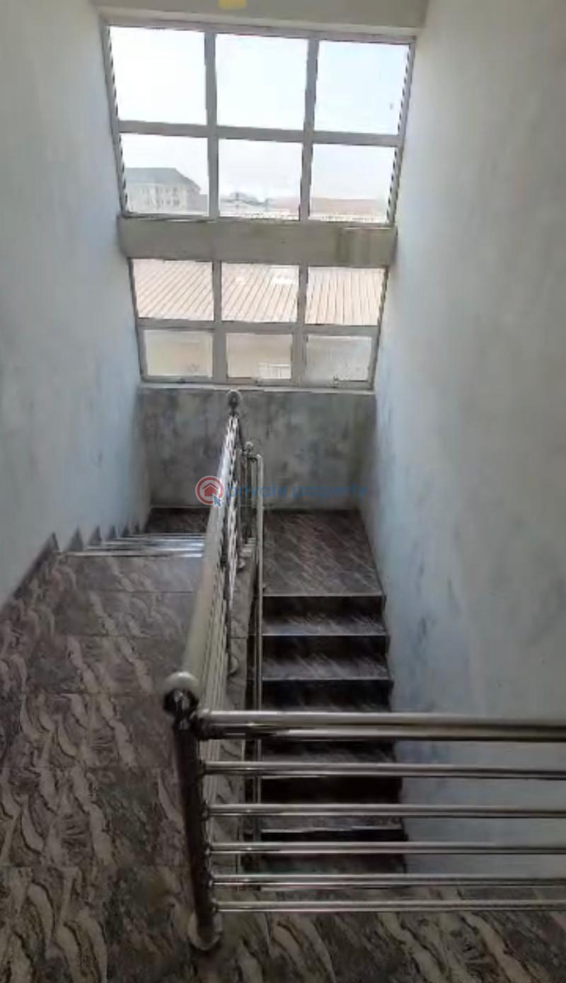 Studio Apartment For Rent Iwaya Onike Yaba Lagos - 3