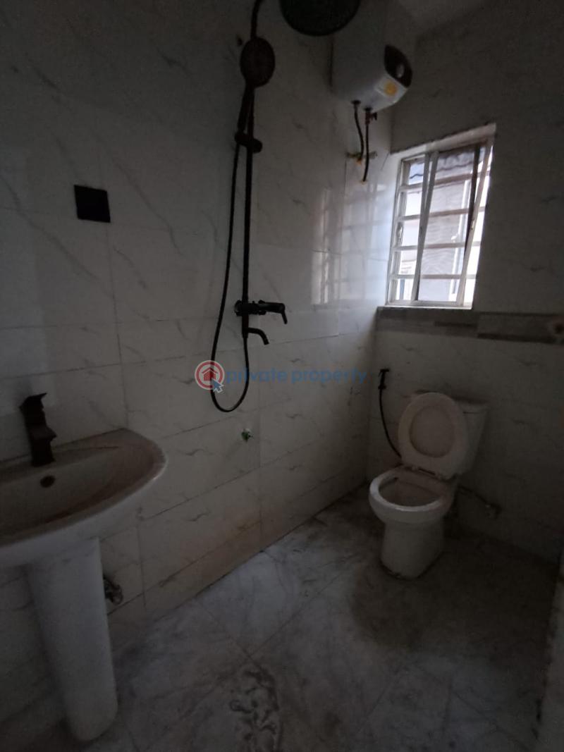 2 bedroom Flat & Apartment For Rent Alagomeji Yaba Lagos - 4
