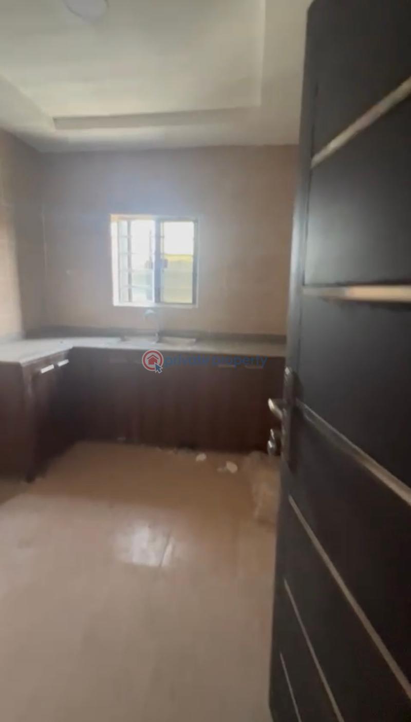 3 bedroom Flat & Apartment For Rent Off Fashoro Surulere Lagos - 2