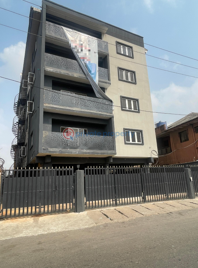 3 bedroom Block Of Flats For Sale Surulere Lagos - 0