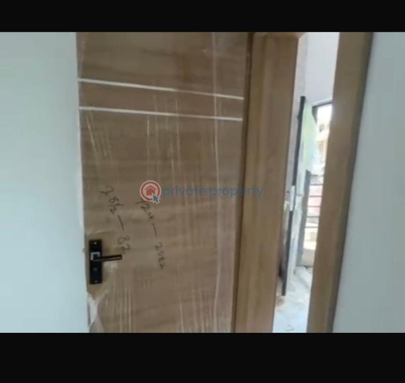 1 bedroom Mini Flat For Rent Little Road Sabo Yaba Lagos - 0