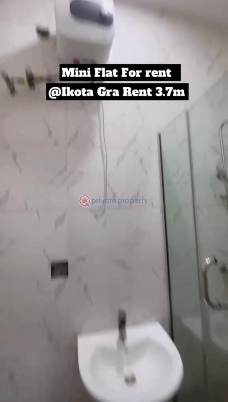 1 bedroom Mini Flat For Rent Gra Ikota Lekki Lagos - 4