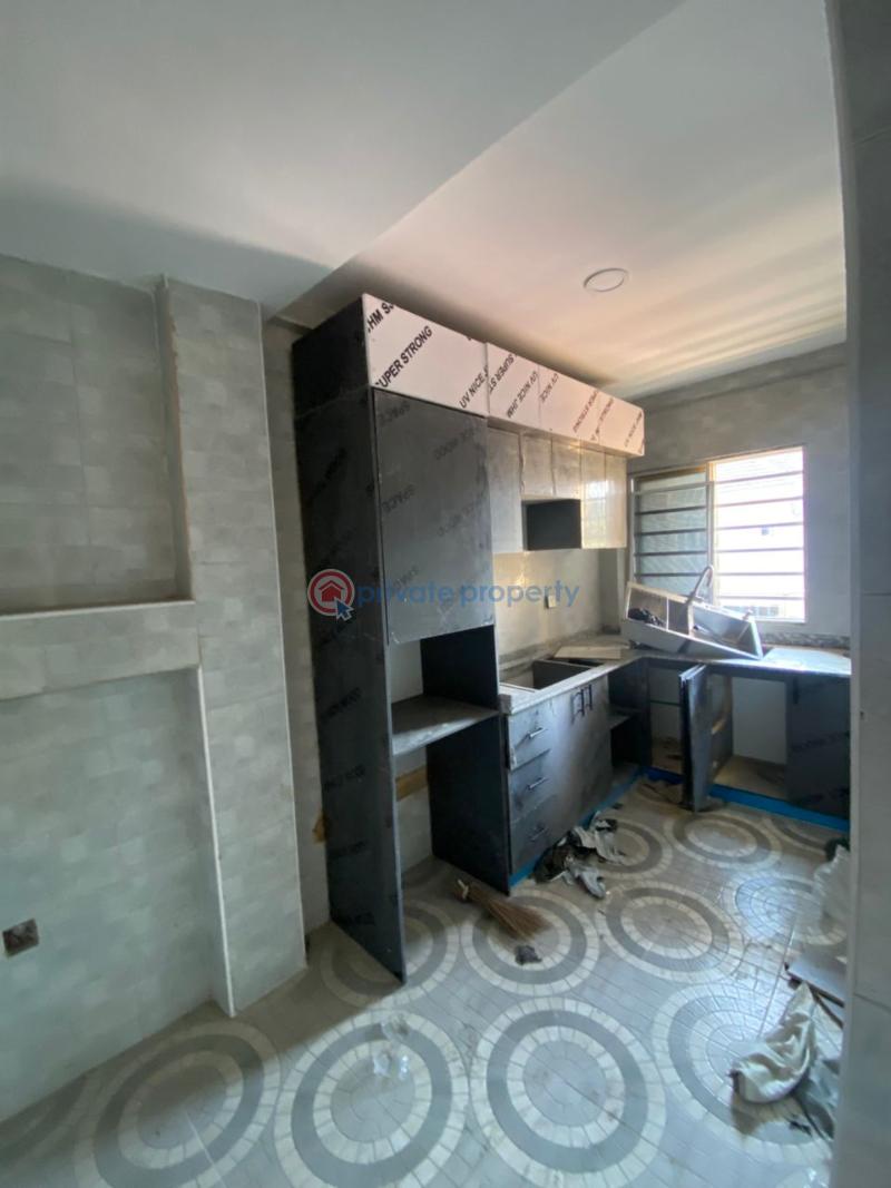 2 bedroom Flat & Apartment For Rent Alagomeji Yaba Lagos - 8