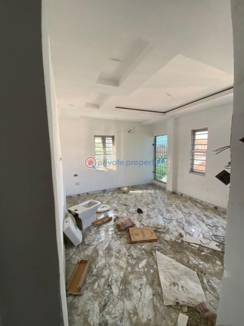 2 bedroom Flat & Apartment For Rent Alagomeji Yaba Lagos - 7