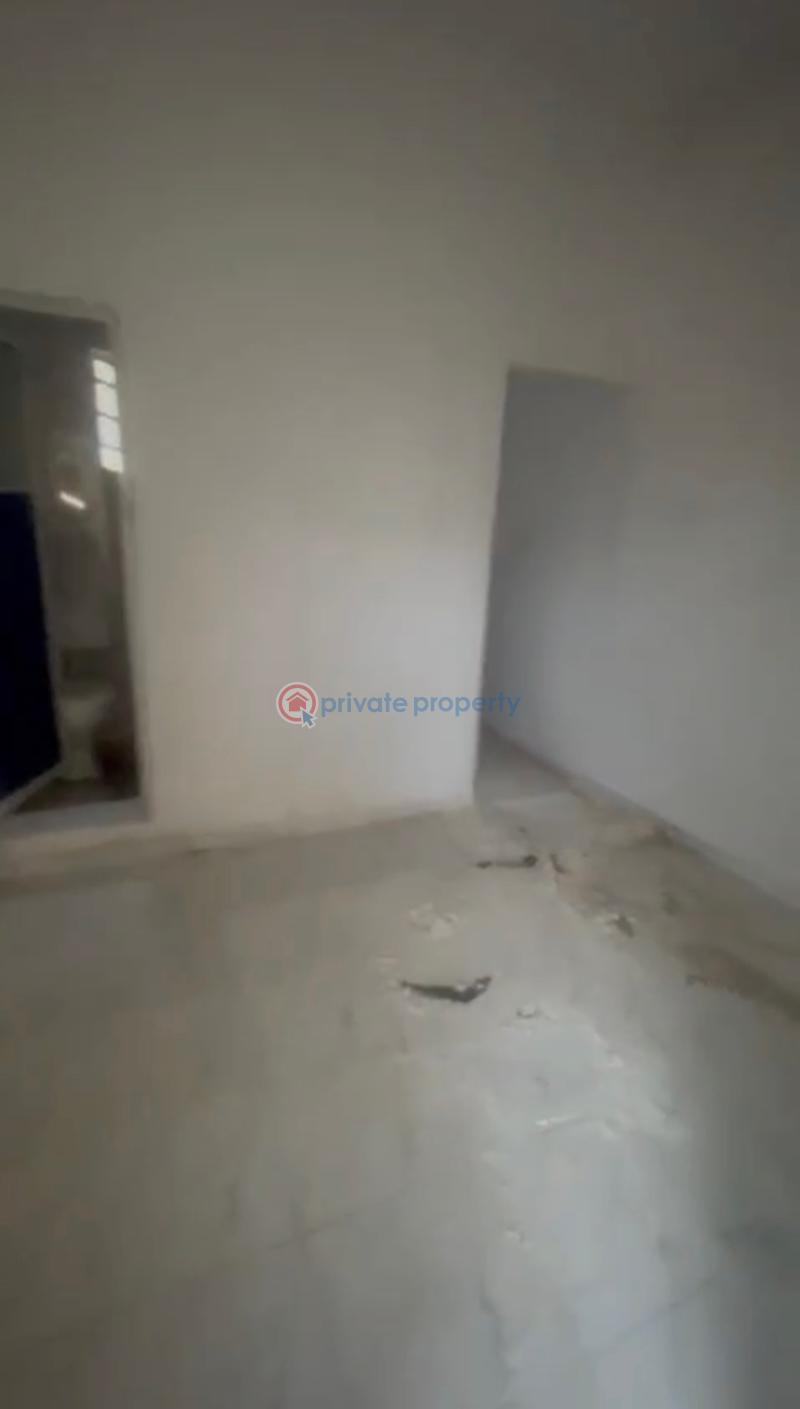 Self Contain For Rent Off Pedro Shomolu Lagos - 2
