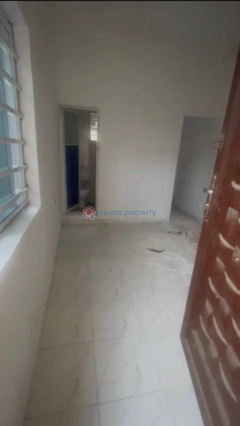 Self Contain For Rent Off Pedro Shomolu Lagos - 0