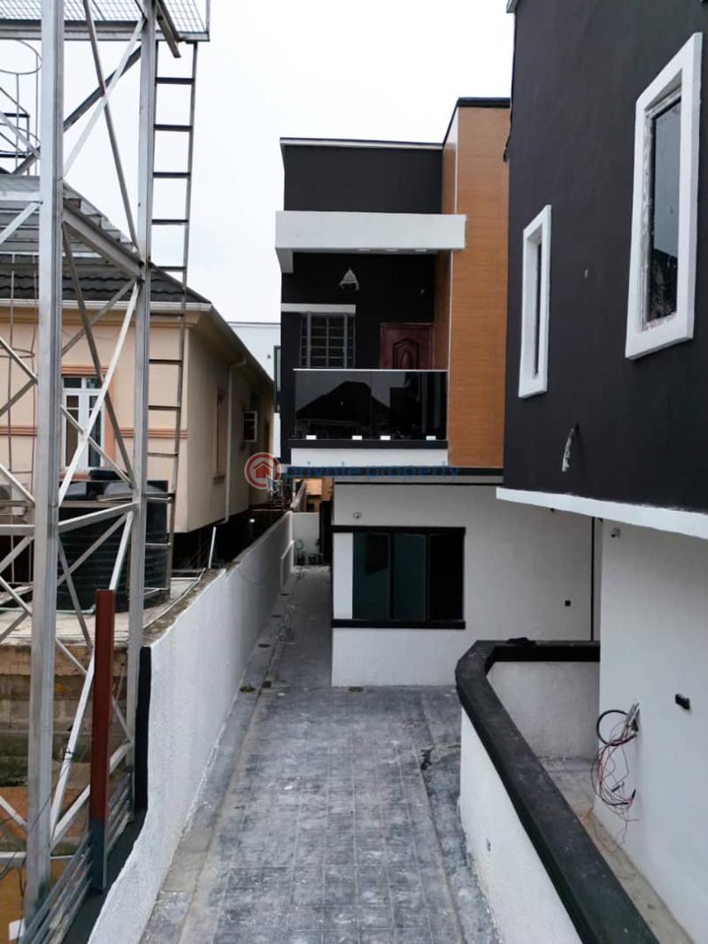 4 bedroom Semi detached Duplex For Sale Estate Lekki Lagos - 0