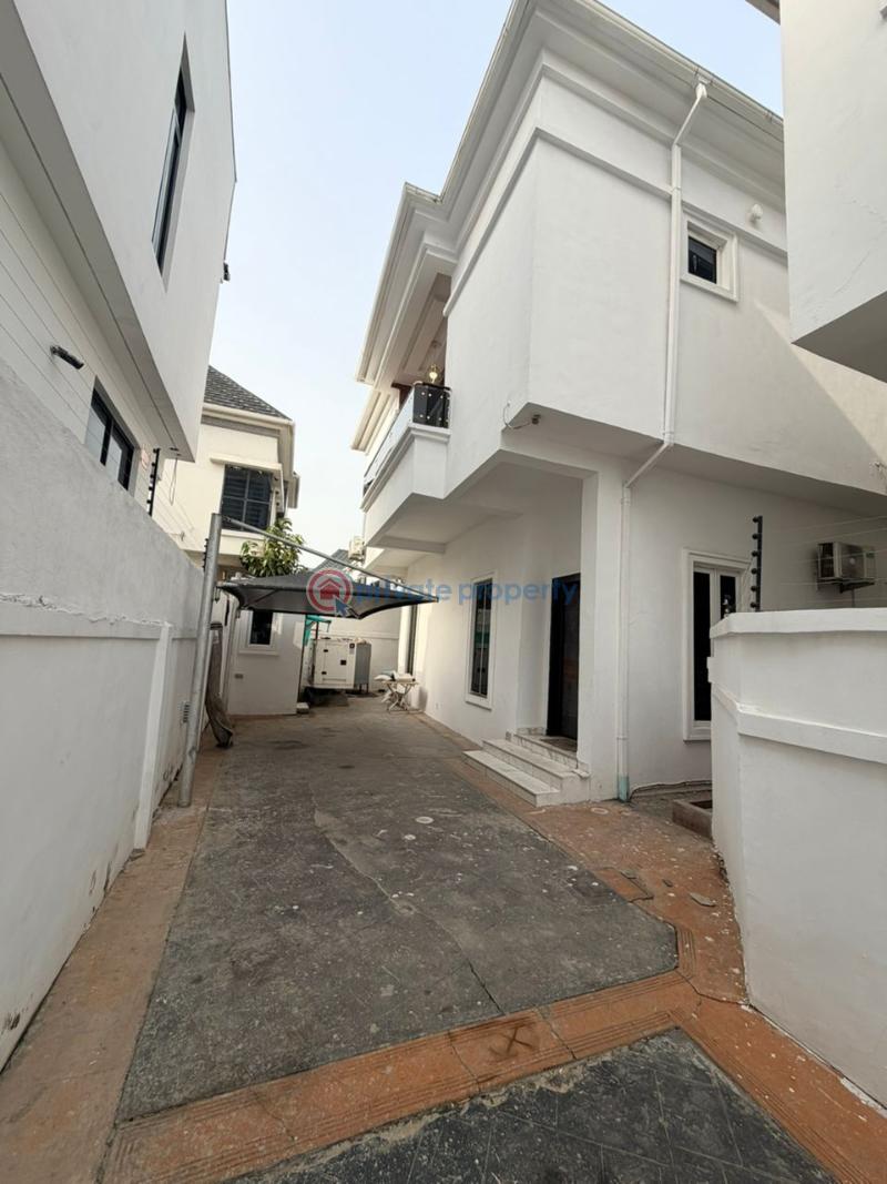 4 bedroom Semi detached Duplex For Sale Oral Estate Just After The 2nd Toll Gate Lekki Lagos - 2