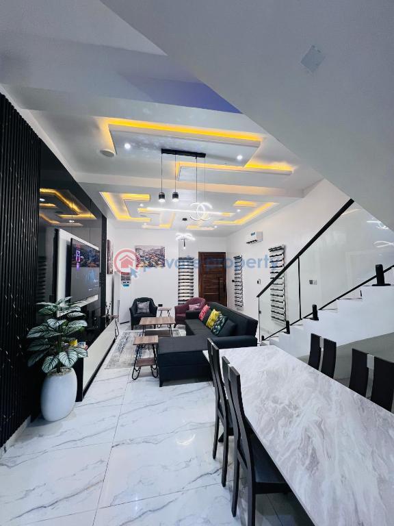4 bedroom Detached Duplex Short let Omole Phase 1, Ikeja Omole Phase 1 Ojodu Lagos - 1
