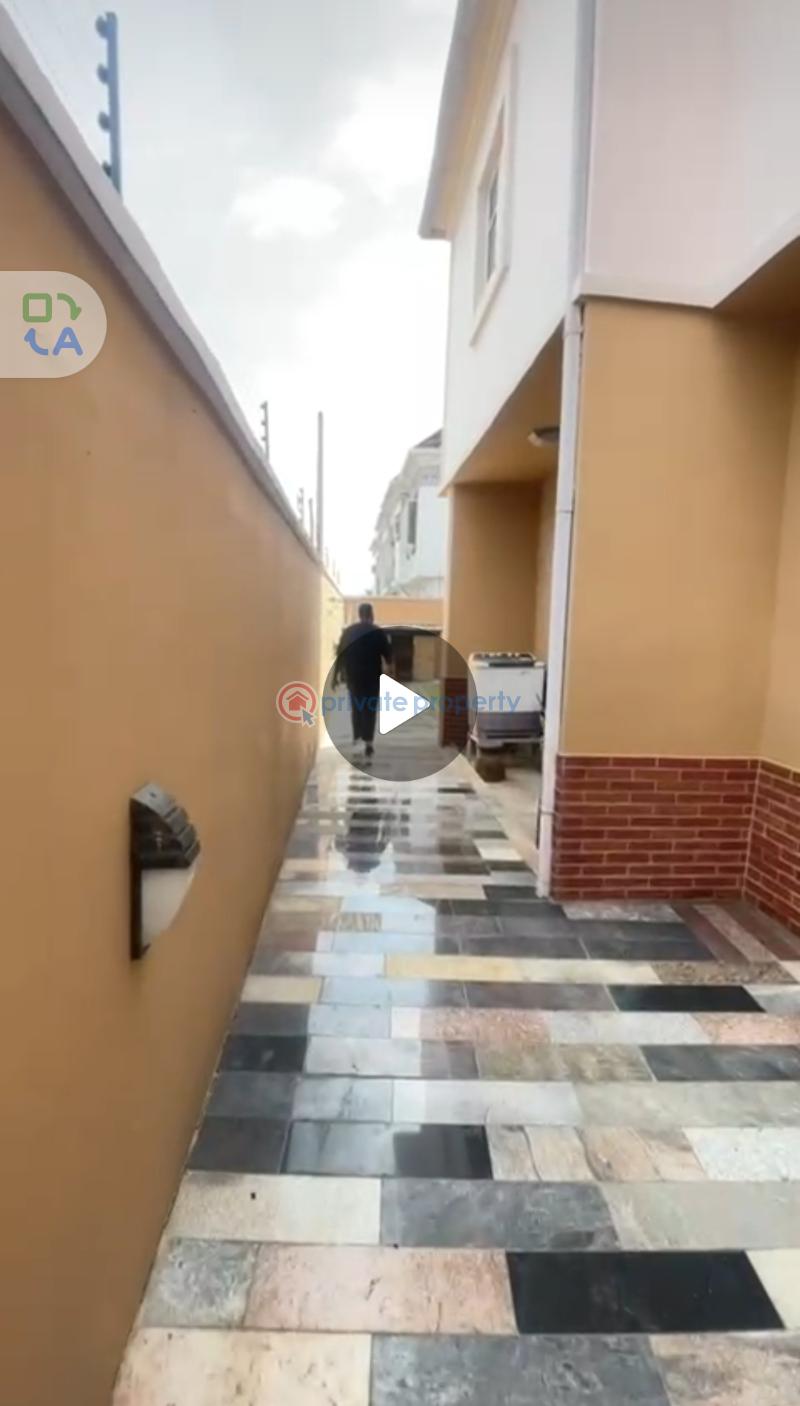 5 bedroom House For Sale Yaba Lagos - 2