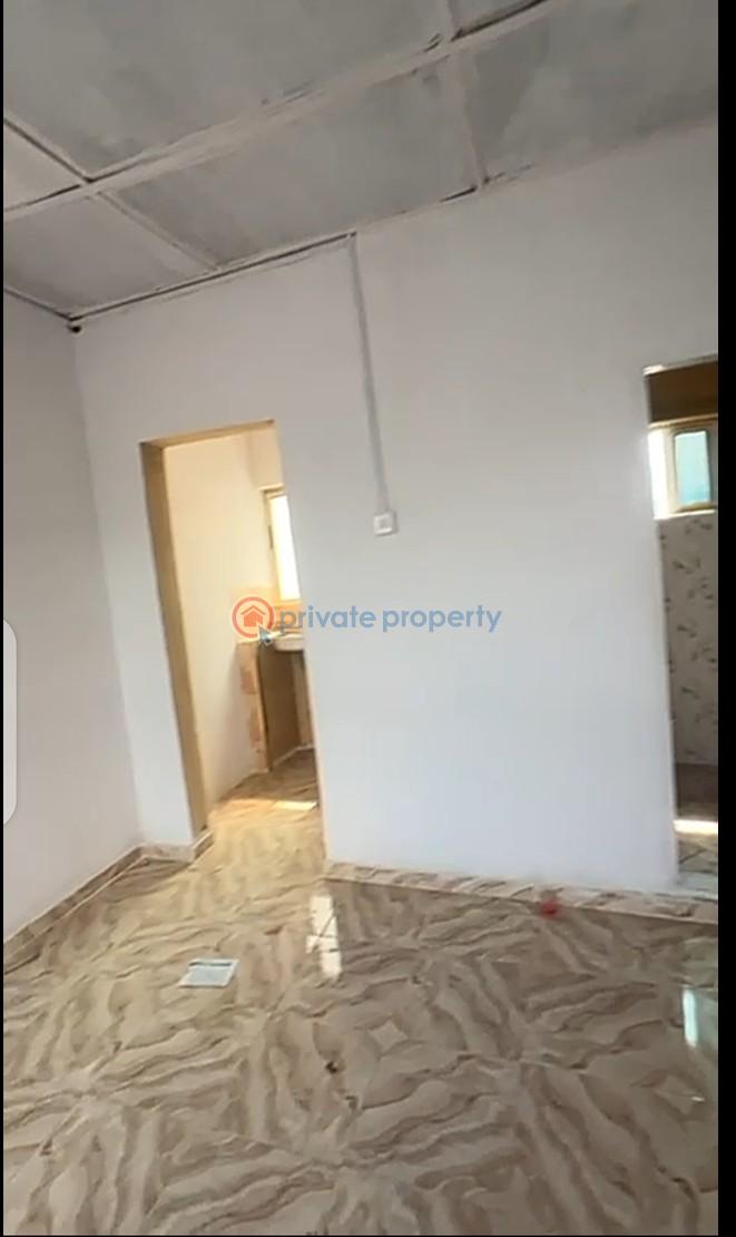 1 bedroom Mini Flat For Rent Pedro Somolu Bariga Lagos Bariga Shomolu Lagos - 3