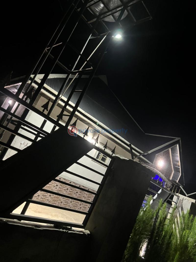 3 bedroom Mini Flat For Sale Off Ekredjebor Road, Ughelli, Delta State Asaba Delta - 4