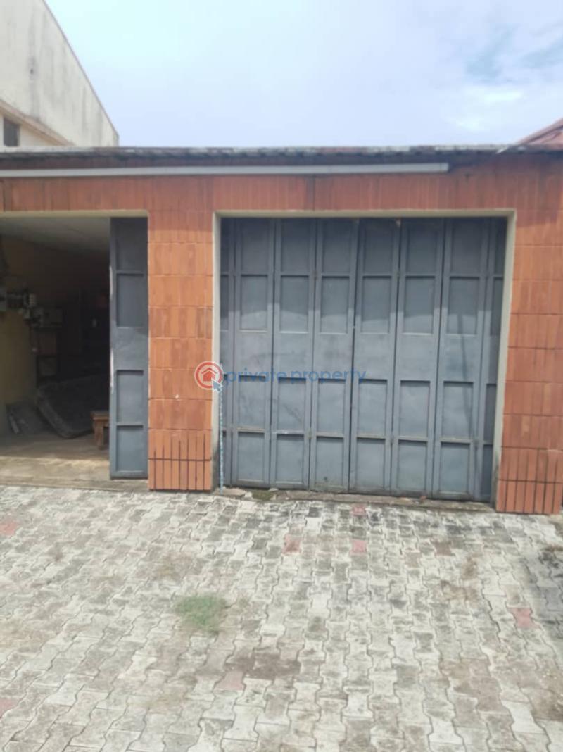 5 bedroom Duplex For Sale Off Airport Road, Oko Gra Behind Prison Benin Edo - 4