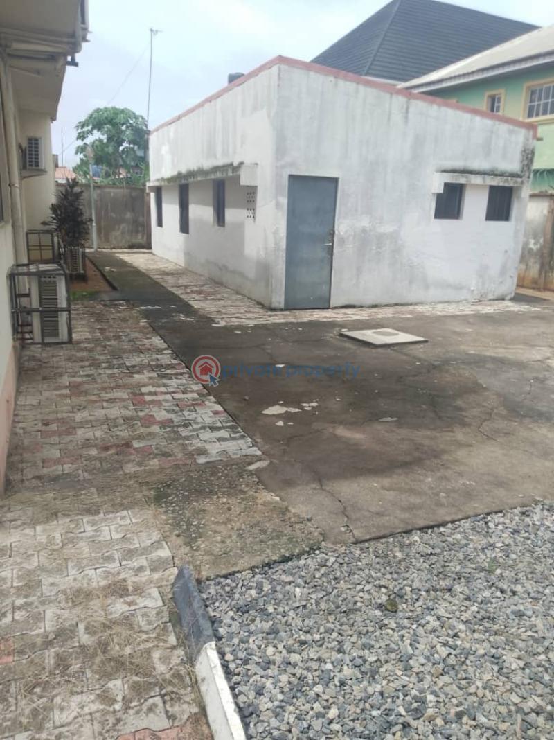 5 bedroom Duplex For Sale Off Airport Road, Oko Gra Behind Prison Benin Edo - 1