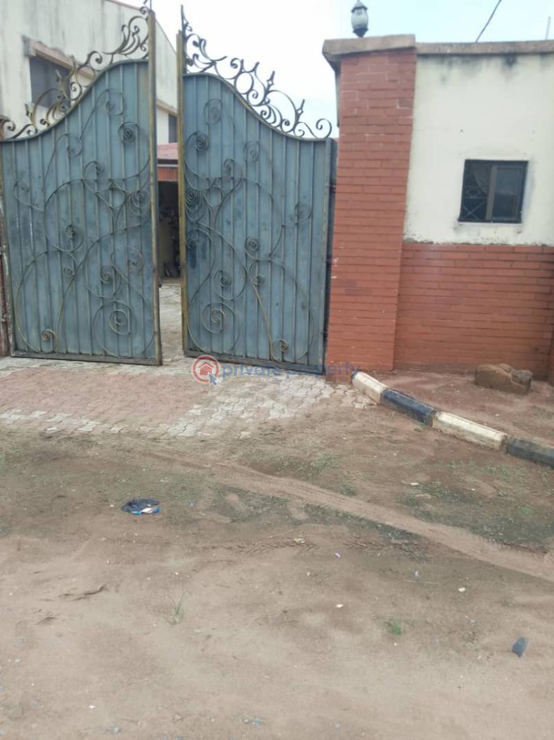 5 bedroom Duplex For Sale Off Airport Road, Oko Gra Behind Prison Benin Edo - 2