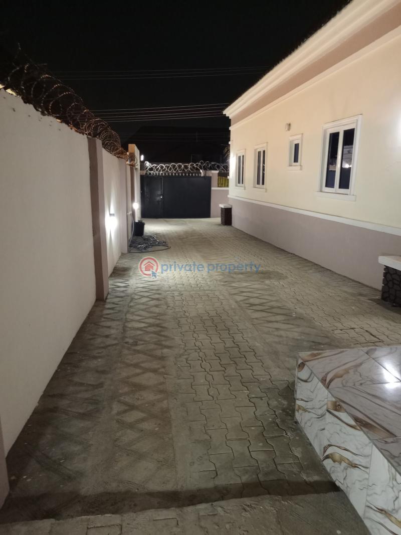 6 bedroom Detached Bungalow For Sale Efab Estate Lokogoma Abuja Phase 2  - 7