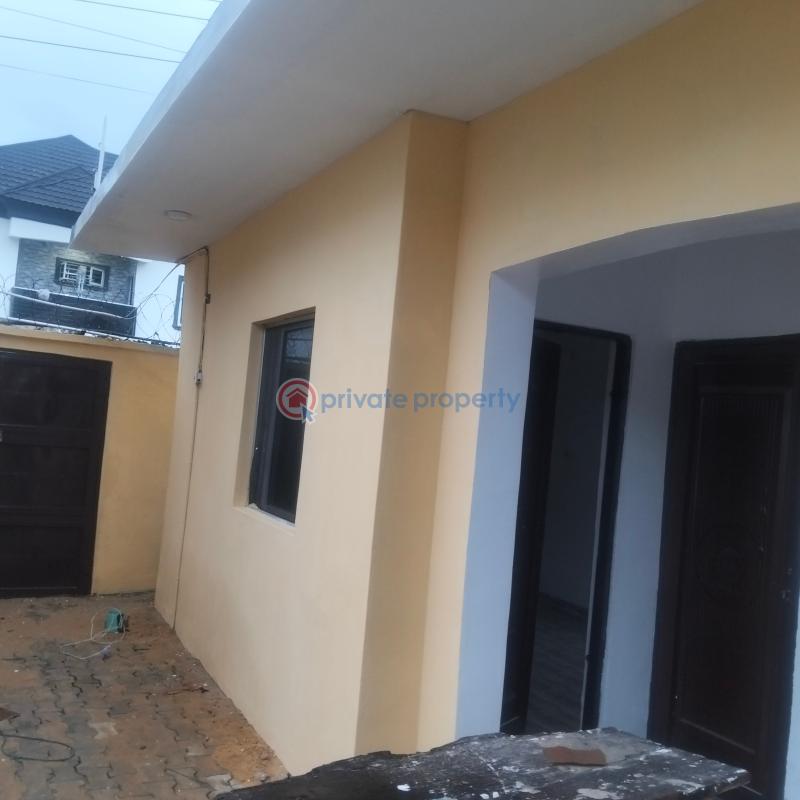 1 bedroom Block Of Flats For Rent Idowu Estate, Okeranla Addo Ajah Lagos - 0
