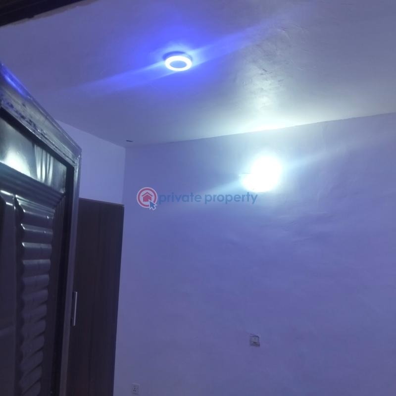 1 bedroom Block Of Flats For Rent Idowu Estate, Okeranla Addo Ajah Lagos - 5