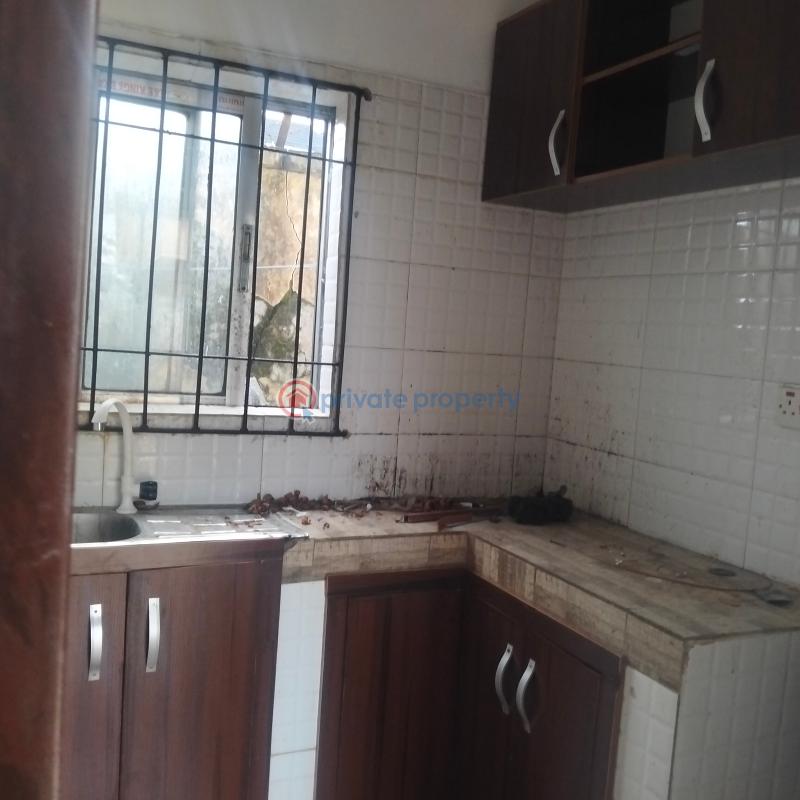 1 bedroom Block Of Flats For Rent Idowu Estate, Okeranla Addo Ajah Lagos - 4