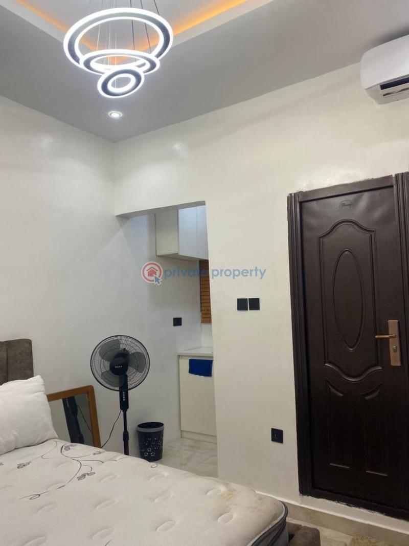 1 bedroom Commercial Property Short let Sabo, Yaba Yaba Lagos - 0