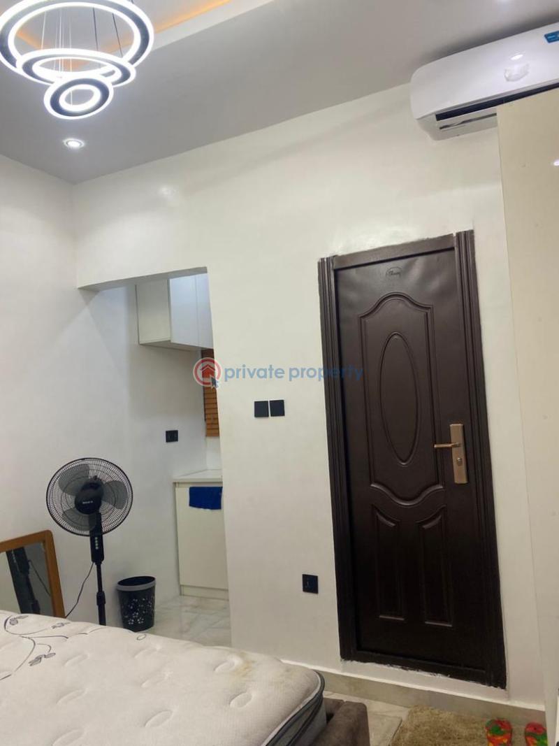 1 bedroom Commercial Property Short let Sabo, Yaba Yaba Lagos - 1