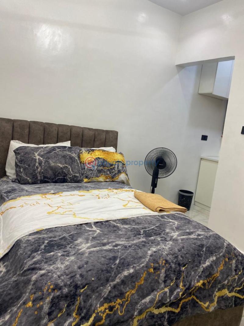 1 bedroom Commercial Property Short let Sabo, Yaba Yaba Lagos - 7