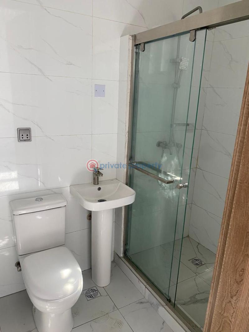 3 bedroom Block Of Flats For Sale Queen Street Alagomeji Yaba Lagos - 3