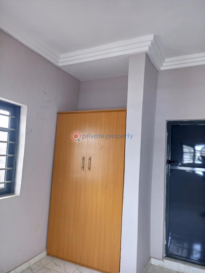 2 bedroom Block Of Flats For Rent Destiny Bus Stop Isheri Oshun Close To The Bus Stop. Bucknor Estate Isolo Lagos - 10
