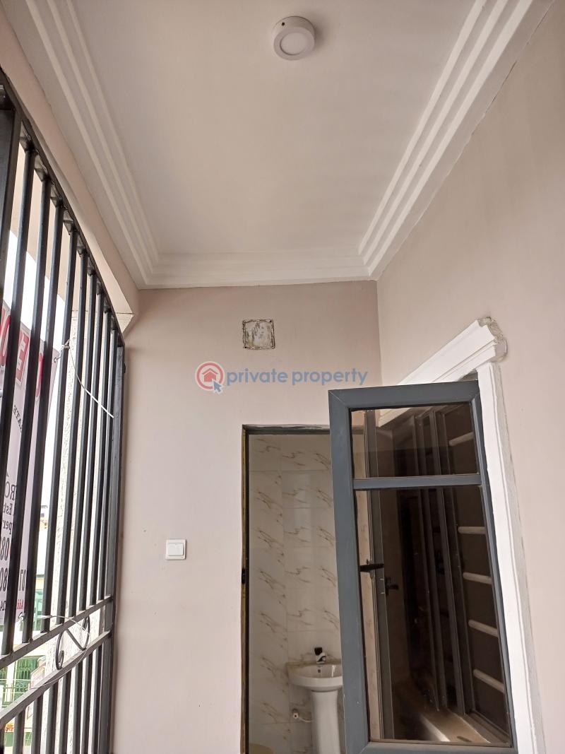 2 bedroom Block Of Flats For Rent Destiny Bus Stop Isheri Oshun Close To The Bus Stop. Bucknor Estate Isolo Lagos - 11