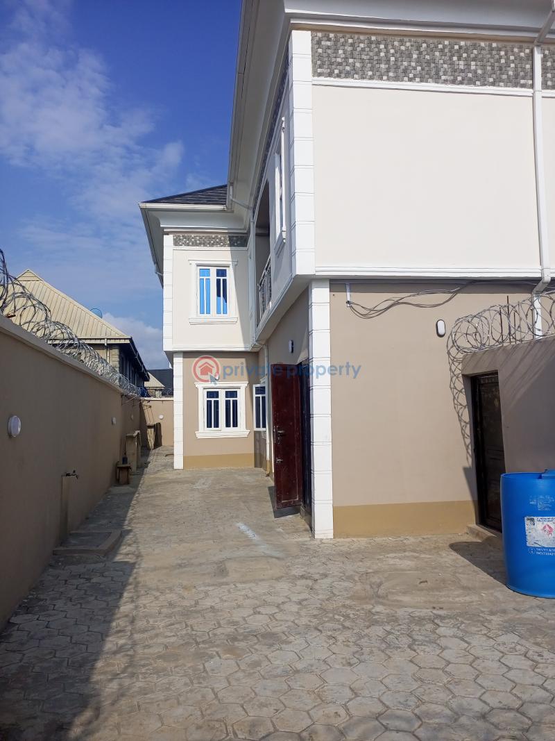 2 bedroom Block Of Flats For Rent Divine Avenue Bucknor Isolo Lagos - 10
