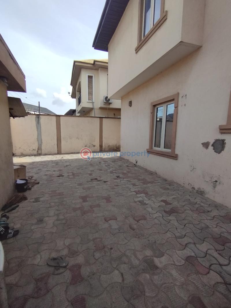 3 bedroom Flat & Apartment For Rent Estate Ikota Lekki Lagos - 0