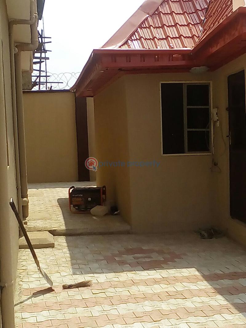 3 bedroom Block Of Flats For Sale 1 Ofi Agbede Street Off Onipdede Oremeta Bus Stop Olambe, Ifo Local Government. Ogun Ogun area  - 3