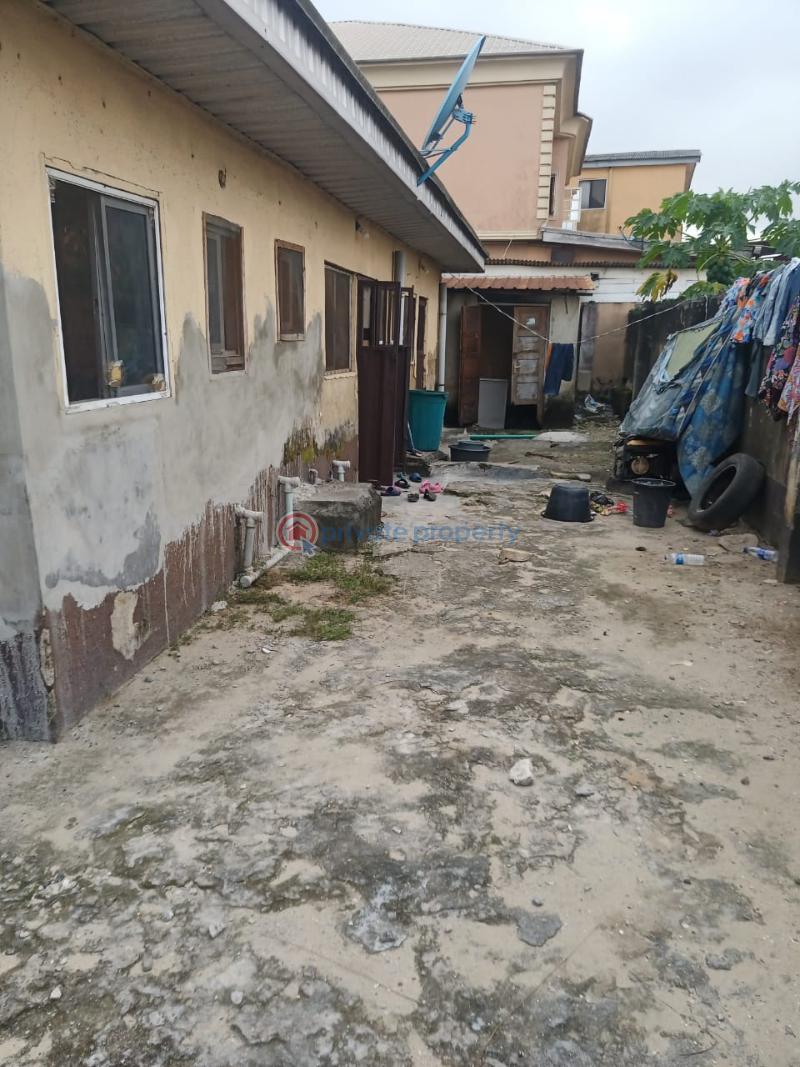 9 bedroom Mini Flat For Sale 19 Sikiru Adewale Street Boropit Sangotedo Sangotedo Ajah Lagos - 1