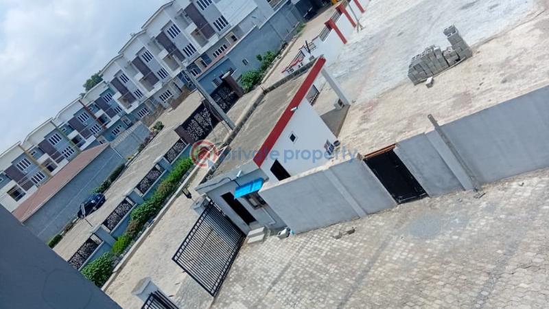 House For Rent @ Palms Groove , Iyaganku G.r.a Ibadan Oyo - 2