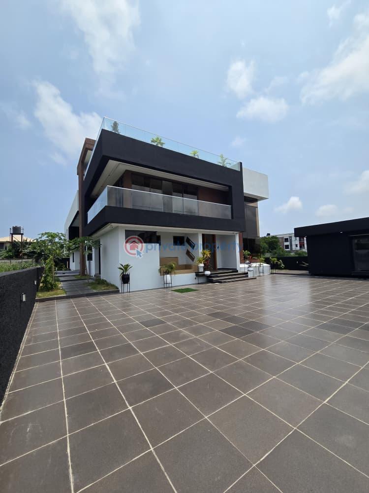 The most spacious and luxurious 5 bed detached duplex + bq - 1 5 bedroom Detached Duplex For Sale Ajah Lagos - 1