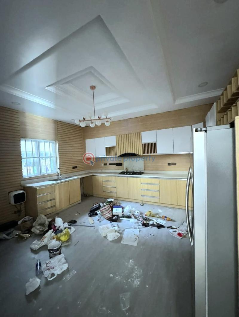 This beautiful 5 𝐁𝐄𝐃𝐑𝐎𝐎𝐌 terraced 𝐃𝐔𝐏𝐋𝐄𝐗 - 4 5 bedroom Terraced Duplex For Rent Ikate Elegushi Lekki Lagos - 4