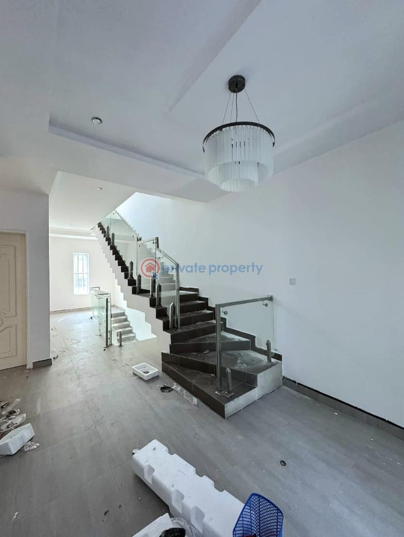 This beautiful 5 𝐁𝐄𝐃𝐑𝐎𝐎𝐌 terraced 𝐃𝐔𝐏𝐋𝐄𝐗 - 3 5 bedroom Terraced Duplex For Rent Ikate Elegushi Lekki Lagos - 3