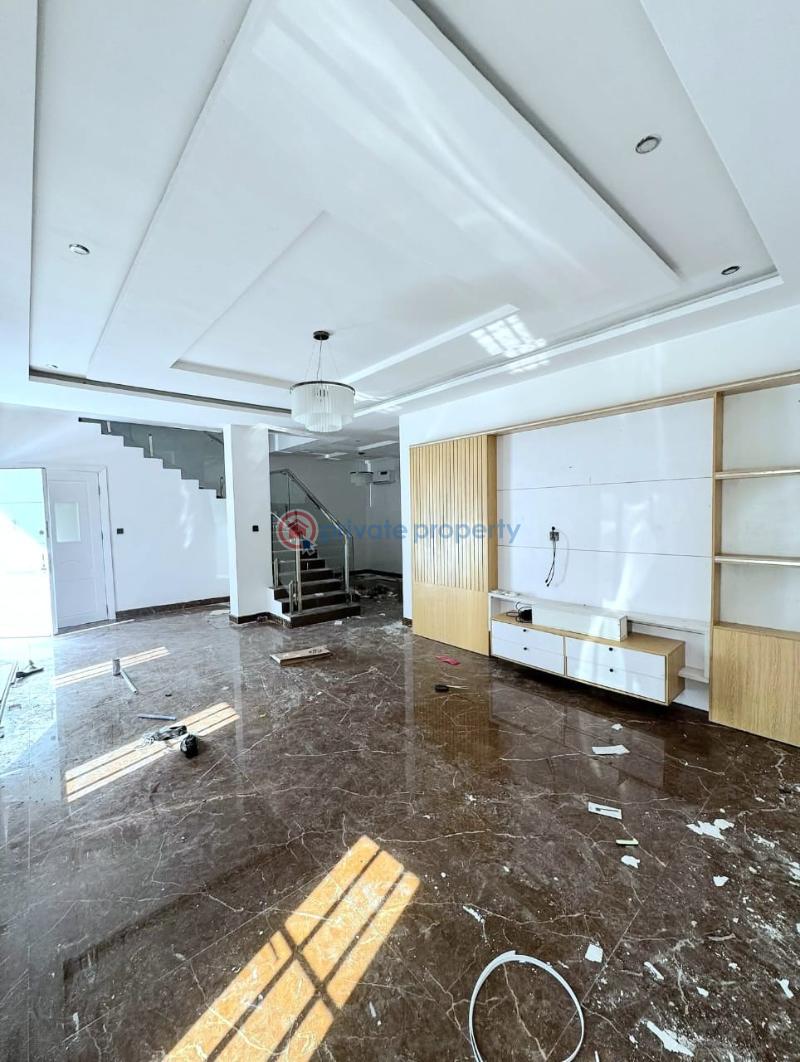 This beautiful 5 𝐁𝐄𝐃𝐑𝐎𝐎𝐌 terraced 𝐃𝐔𝐏𝐋𝐄𝐗 - 5 5 bedroom Terraced Duplex For Rent Ikate Elegushi Lekki Lagos - 5