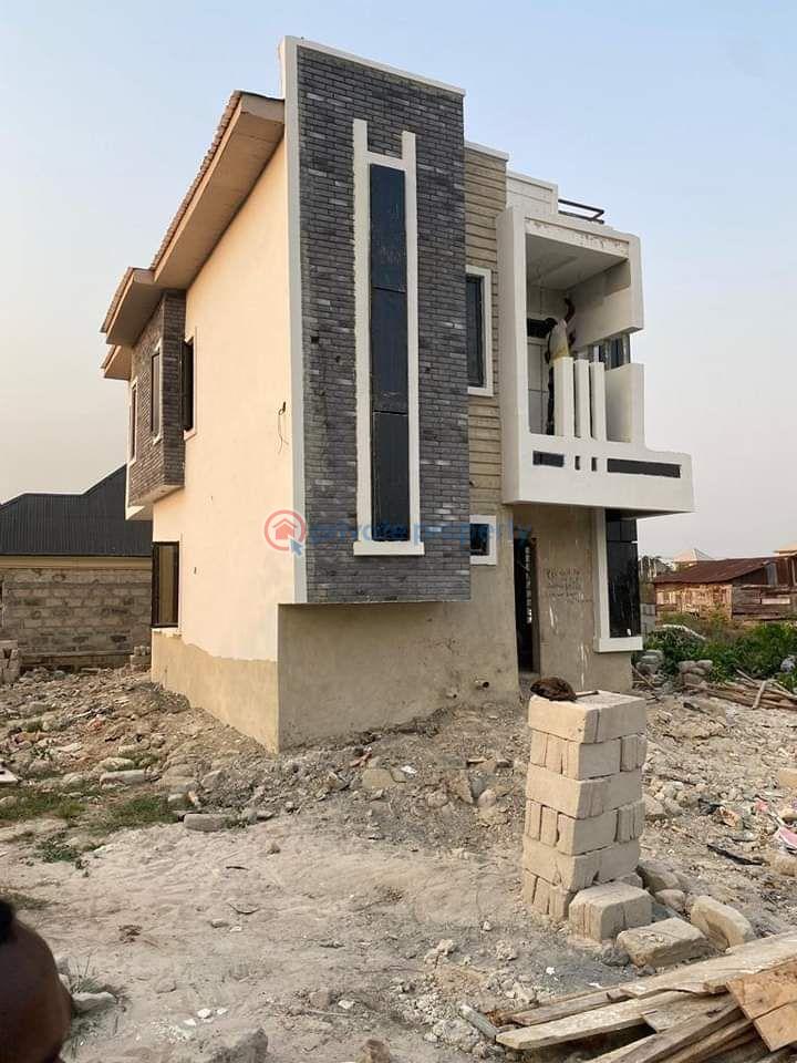 For sale 2 bedroom Duplex Abraka Asaba Delta (PID 1PAKKY) Private