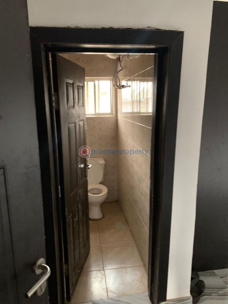 Three bedroom apartment - 6 3 bedroom Block Of Flats For Rent Omole Phase 2 Ojodu Lagos - 6