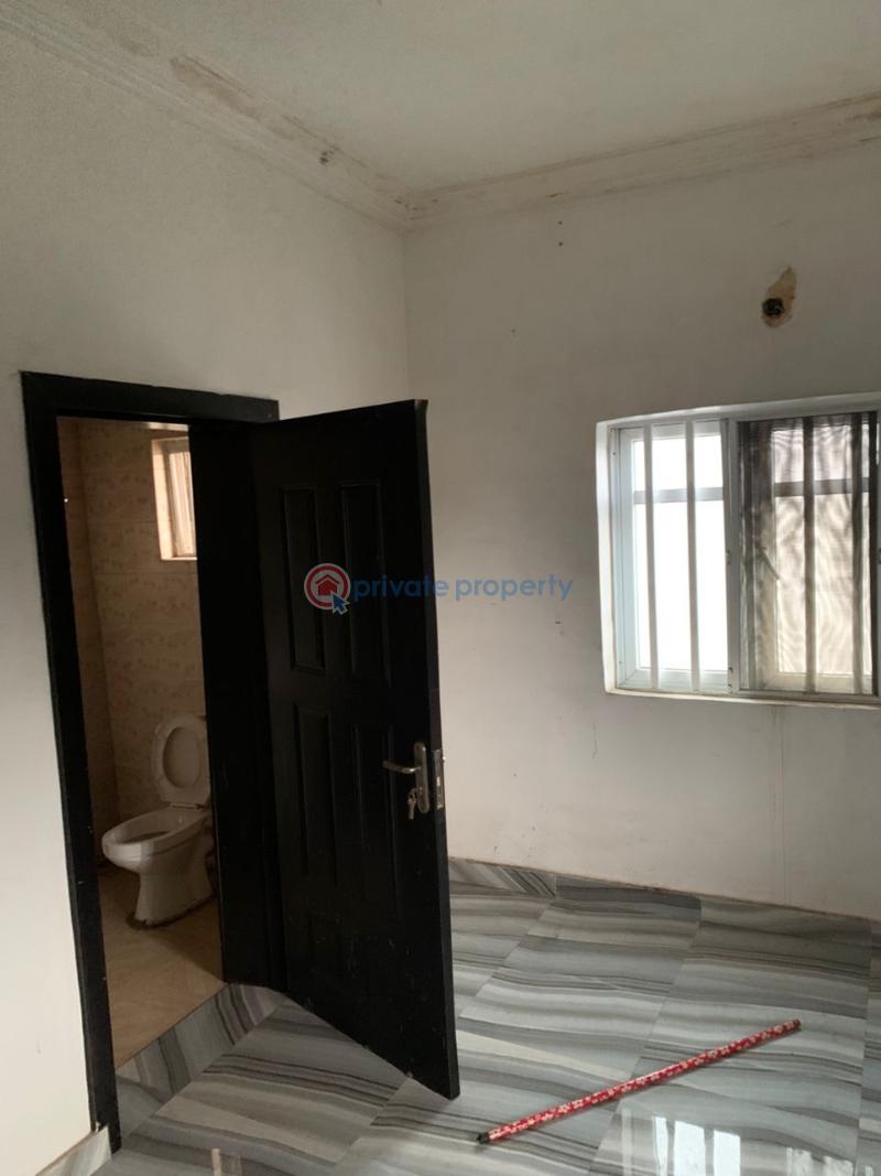 Three bedroom apartment - 7 3 bedroom Block Of Flats For Rent Omole Phase 2 Ojodu Lagos - 7