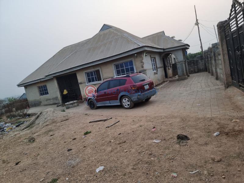 3 bedroom Detached Bungalow For Sale Agelu Agbon Igbagbo Community, Ologolo Estate, After Alafara Ologuneru Ibadan Oyo - 2