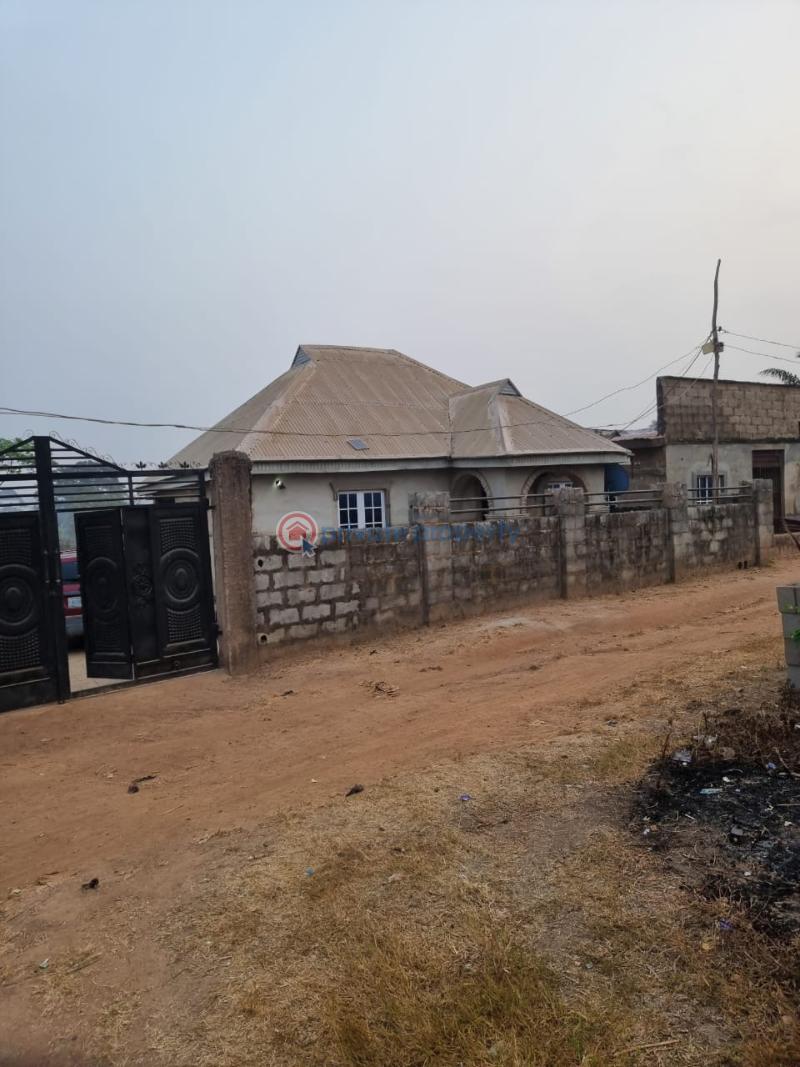 3 bedroom Detached Bungalow For Sale Agelu Agbon Igbagbo Community, Ologolo Estate, After Alafara Ologuneru Ibadan Oyo - 4