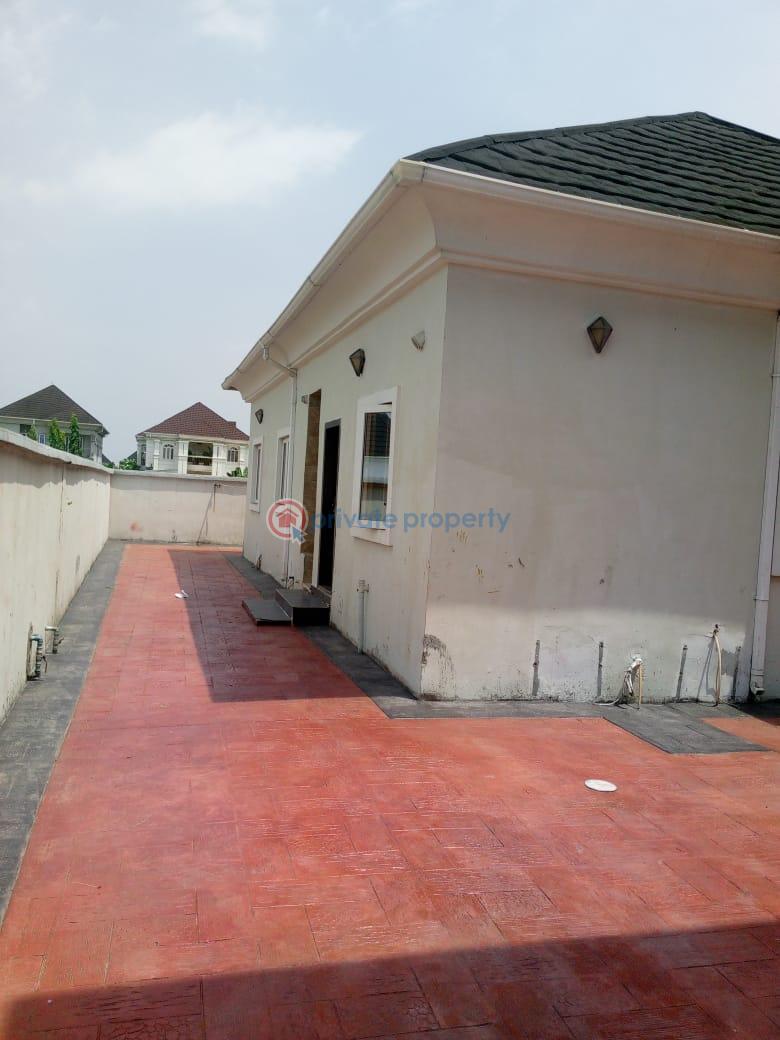 3 bedroom Detached Bungalow For Rent Mayfair Gardens Estate Awoyaya Ajah Lagos - 10