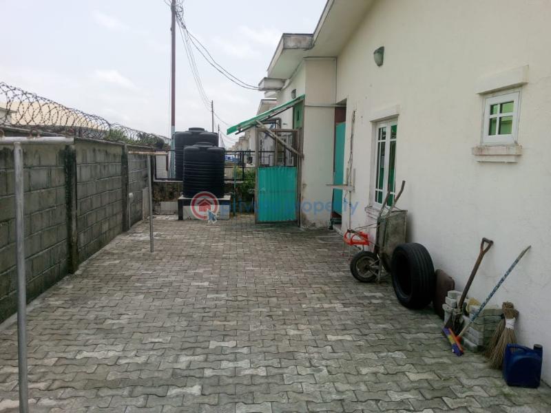 3 bedroom Detached Bungalow For Rent Meridian Park Estate Awoyaya Ajah Lagos - 10