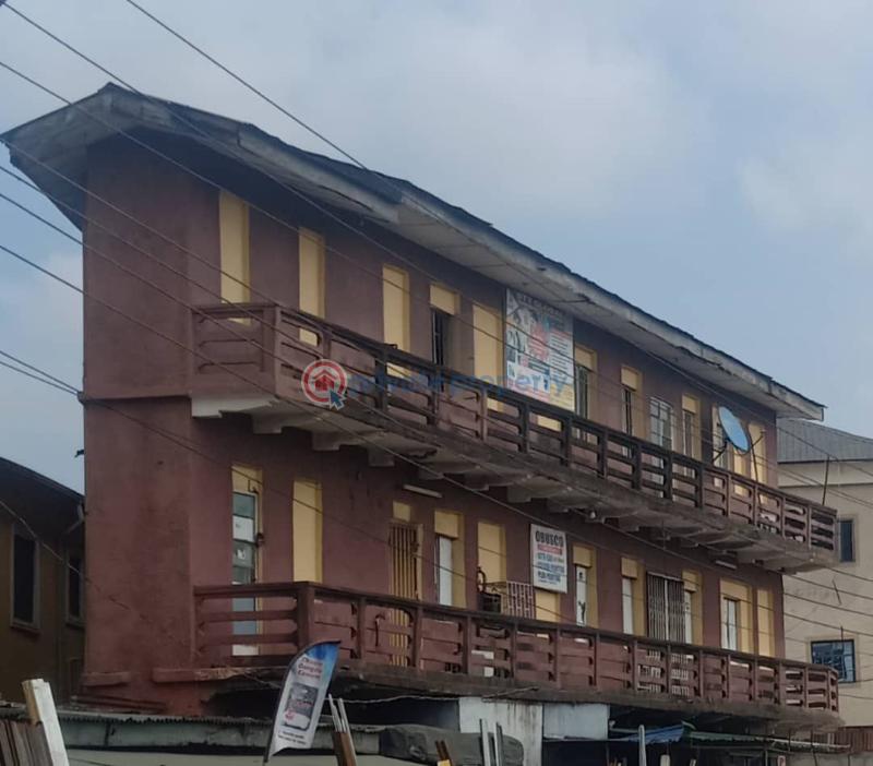 Three floor commercial property in a prime location - 0 Commercial Property For Sale Ikorodu Road, By Shomolu Onipanu Onipanu Shomolu Lagos - 0