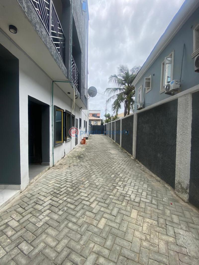 To let: 1 bedroom flat 📍ologolo, lekki rent: 3.8 million - 6 1 bedroom Mini Flat For Rent Ologolo Lekki Lagos - 6