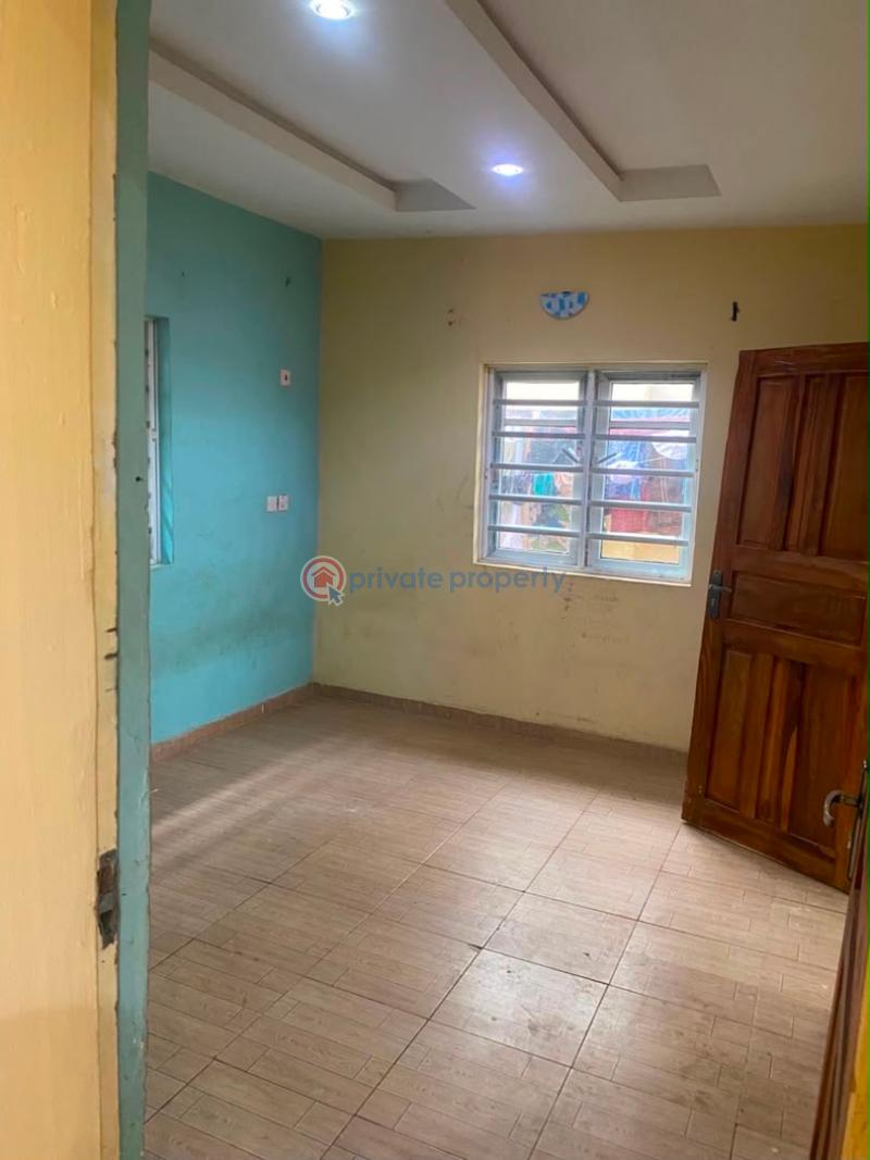2 bedroom Block Of Flats For Rent Federal Housing Estate Tolatoes Akoto Elebu Extension Akala Express Ibadan Oyo - 3