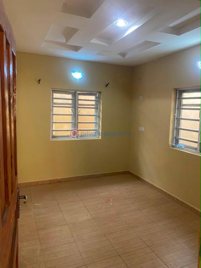 2 bedroom Block Of Flats For Rent Federal Housing Estate Tolatoes Akoto Elebu Extension Akala Express Ibadan Oyo - 5