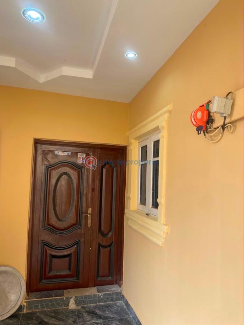 2 bedroom Block Of Flats For Rent Federal Housing Estate Tolatoes Akoto Elebu Extension Akala Express Ibadan Oyo - 0